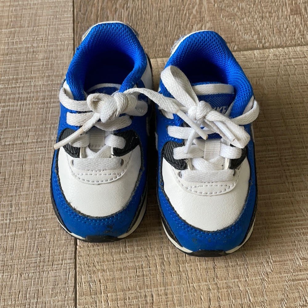 Nike Air Max size 3, EUC